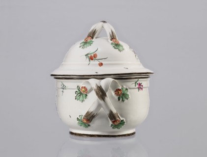 Vase with lid, Prószków Slaski faience factory 1763–1853, ca. 1785. Egg-shaped soup tureen with a