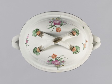 Vase with lid, Prószków Slaski faience factory; 1763–1853. Egg-shaped soup tureen with a lid in the