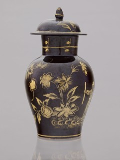 Kuan-type vase with cover, Bielino faience manufactory; 1779–1800. Maker: Karol Wolff fl. ca. 1800.