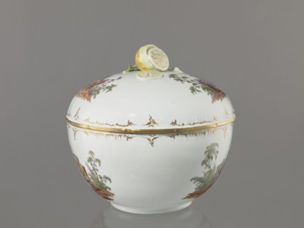 Punch vase with lid, Koenigliche Porzellan Manufaktur KPM; Berlin; 1763–1918. Porcelain, reliefs
