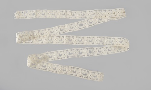 Lace insert, lace, ca. 1920, Poland; clothing; length 133 cm, width 2 cm., A long ornate strip of