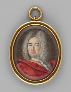 Portrait of a man in a curly wig and a red coat. Shoulder-length portrait, bust 3/4 right, head