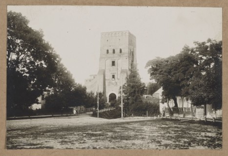 Lutsk. Castle – view towards the Lubart Tower, unknown creator/photographer; architecture; Polish
