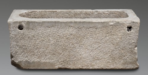 Children's sarcophagus with a depiction of griffins, Lid fashioned like a roof with tympanums;