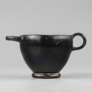 Black-finished skyphos, Greek ceramics, Type B. Thin-walled skyphos with a deep bowl and annular