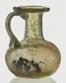 Jug, spherical flattened body, cylindrical neck, flared spout and ribbon-shaped handle with