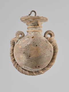 Ampoule, Egyptian workshop, 4th century BC, vessel, height 5.2 cm, width 4.2 cm, A rounded ceramic