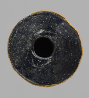 Alabastron, cylindrical belly, 4th–3rd century BC, vessel alabastron, height 17.4 cm, width 4.4 cm;