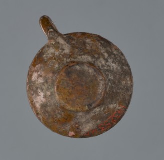 Miniature scoop with a flat bottom; walls widening diagonally to 1/3 then running vertically