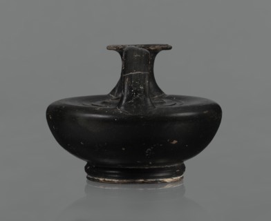 Black-finished askos, unknown Campanian workshop, black-finished pottery, askos, Campania Italy.