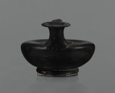 Black-finished askos, unknown Campanian workshop, black-finished pottery, askos, Campania Italy.