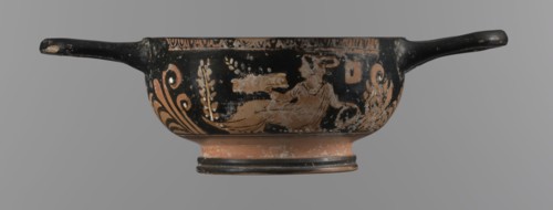 Red-figure bowl with Eros and a young woman; red-figure pottery, bowl kylix; 3rd quarter of the 4th