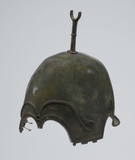 Bronze helmet, 4th–3rd century BC, Italy, armament; height 27 cm without cheek guards, width 19.8
