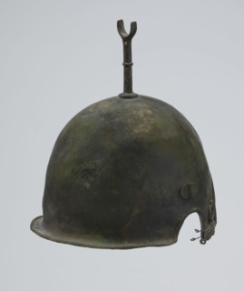 Bronze helmet, 4th–3rd century BC, Italy, armament; height 27 cm without cheek guards, width 19.8