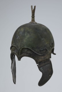 Bronze helmet, 4th–3rd century BC, Italy, armament; height 34 cm, width 20.2 cm, depth 22.5 cm,
