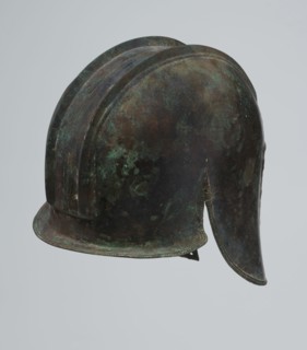 Bronze helmet, 550–500 BC, Italy, armament, height 24 cm, width 18.5 cm, depth 23.2 cm, weight 1