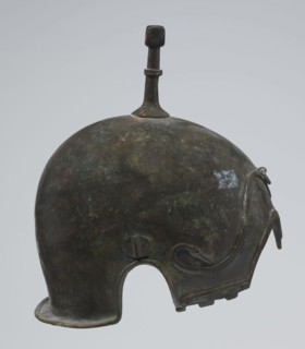 Bronze helmet, 4th–3rd century BC, Italy, armament; height 26.5 cm without cheek guards, width 19.8