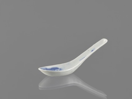 Spoon, bats iconography, ceramics, Harbin China, figurative scenes, blue and white porcelain, Qing