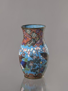 Vase, Revindication Kraków. Doves, flowers iconography; Japanese art; Japanese culture. Choynowski,