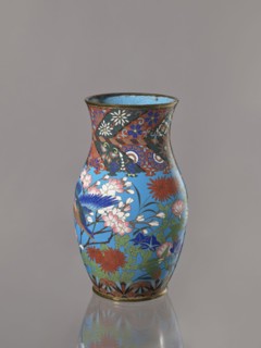 Vase, Revindication Kraków. Doves, flowers; Japanese art; Japanese culture; Choynowski, Józef