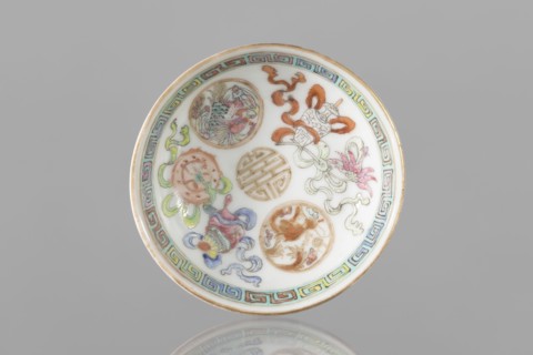 Bowl, Chinese colored porcelain saucer-vessel with floral decorations and meander ornament; Qing