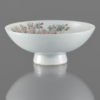 Bowl on a high foot, ceramics, bowls, Qing style, images of birds, Chinese art, colored porcelain,