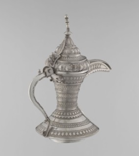 Teapot, Persian, Qajar dynasty 1785–1925; teapot/kettle for beverages tea/coffee; geometric motifs;