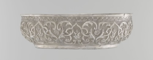 Bowl, Islamic art, Turkish, Ottoman dynasty 1299–1922, geometric motifs and plant ornament, tugra