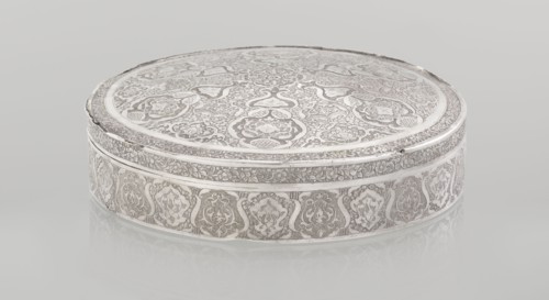 Lidded box, Persian, Qajar dynasty 1785–1925, 19th–20th century. Material: metal vessel.