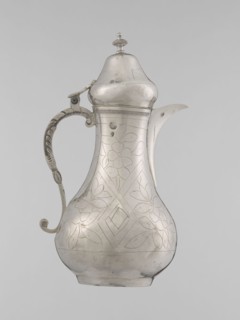 Teapot with a lid; maker, 19th century Ottoman Turkey; Turkish, Islamic art; vessel for beverages
