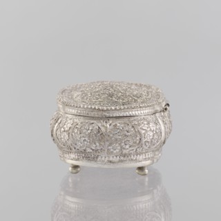Box with lid; maker, purchase provenance; Indian art; Indian; plant ornament; 19th–20th century;
