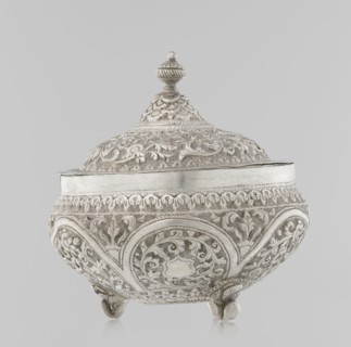 Vessel with a lid, Islamic art, Turkish, Ottoman dynasty 1299–1922, plant ornament with flowers and
