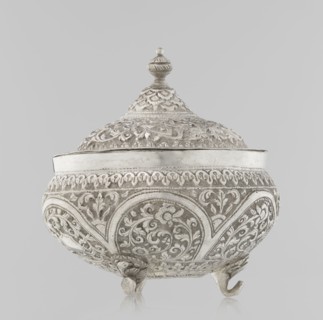 Vessel with a lid, Islamic art, Turkish culture, Ottoman dynasty 1299–1922, plant ornament,
