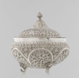 Vessel with a lid, Islamic art, Turkish, Ottoman dynasty 1299–1922, plant ornament, flowers, plant