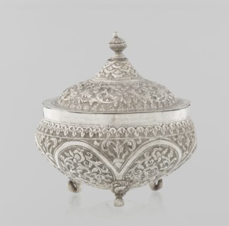 Vessel with a lid, Islamic art, Turkish, Ottoman dynasty 1299–1922, plant ornament, flowers, plant