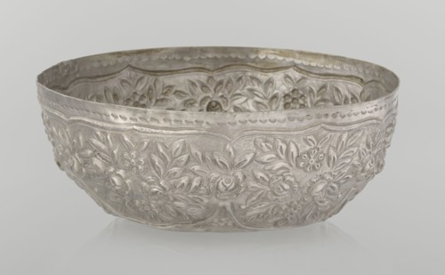 Bowl, Islamic art, Turkish, Ottoman dynasty 1299–1922, floral ornament, plant ornament, wall