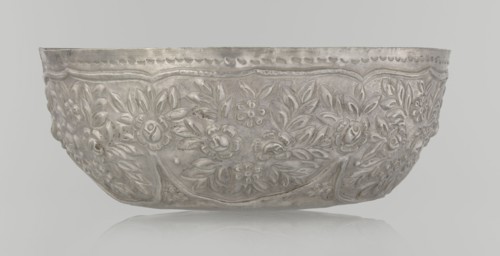 Bowl, Islamic art, Turkish, Ottoman dynasty 1299–1922, floral ornament, plant ornament, wall