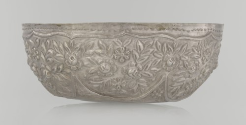 Bowl, late 19th century, Turkey; Turkish, Ottoman dynasty 1299–1922; ceramic vessel decorated with