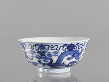 Bowl, ceramics with pearls, blue-and-white porcelain in Qianlong/Qing style, decorated with dragons