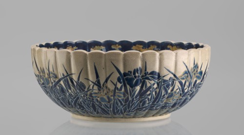Bowl, Toyota Masanobu maker. Deep bowl on a low, ring-shaped base with a knobbed body and serrated