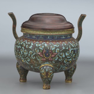 Ding-type incense burner with cover, Chinese, Qing dynasty, Qianlong period 1736–1795. Ceremonial