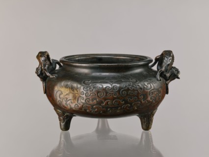 Ding incense burner, Chinese, Qing 1644–1911, 19th century. Based on Xuan De era 1426–1435 Ming