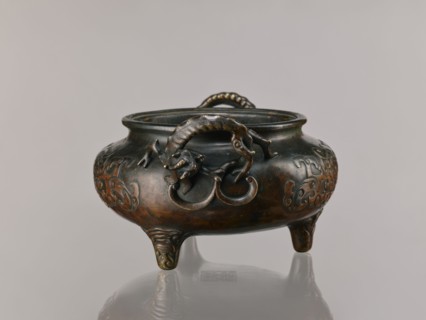Ding incense burner, Chinese; Qing 1644–1911, 19th century, based on ceramics from the Xuande era