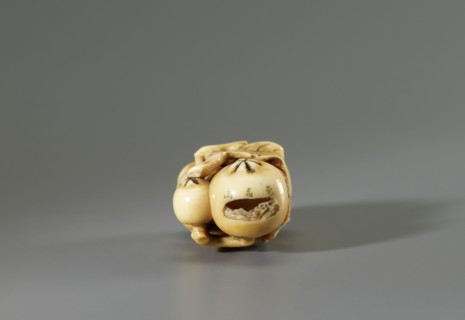 Netsuke in the shape of a twig with biwa loquat fruits, Gyokuhôsai Yamada Bunjiro, active in Edo,