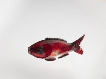 Snuffbox, carps, Chinese art, Chinese culture, Qing 1644–1911, fish, glass stained purple with gold