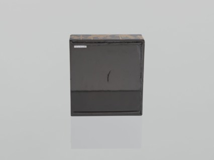 Portable picnic set sagejûbako, Rectangular cabinet without side walls. On a stand are two food