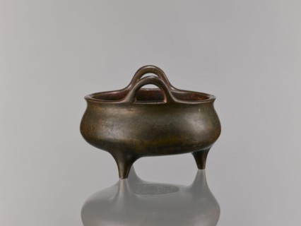 Li-type incense burner, bronze, 18th–19th century Qing dynasty 1644–1911, China. Ceremonial/ritual