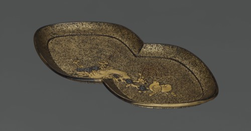 Tray, lacquerware, Japanese art; subject: plum trees and birds kachôga; decoration: asymmetrical