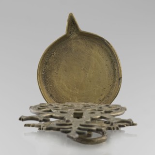 Oil lamp, Persian/Islamic art, oil lamp for lighting with birds, geometric motifs, palmettes; lamp