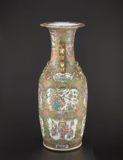 Vase, Chinese, 19th century, China. Porcelain vessel height 93.0 cm, diameter 34.0 cm with colored